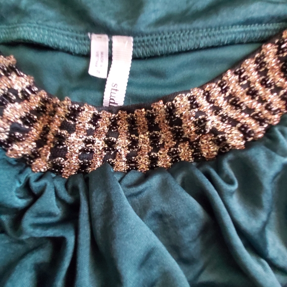 2/$20 Cute, one-shoulder top - Picture 3 of 3